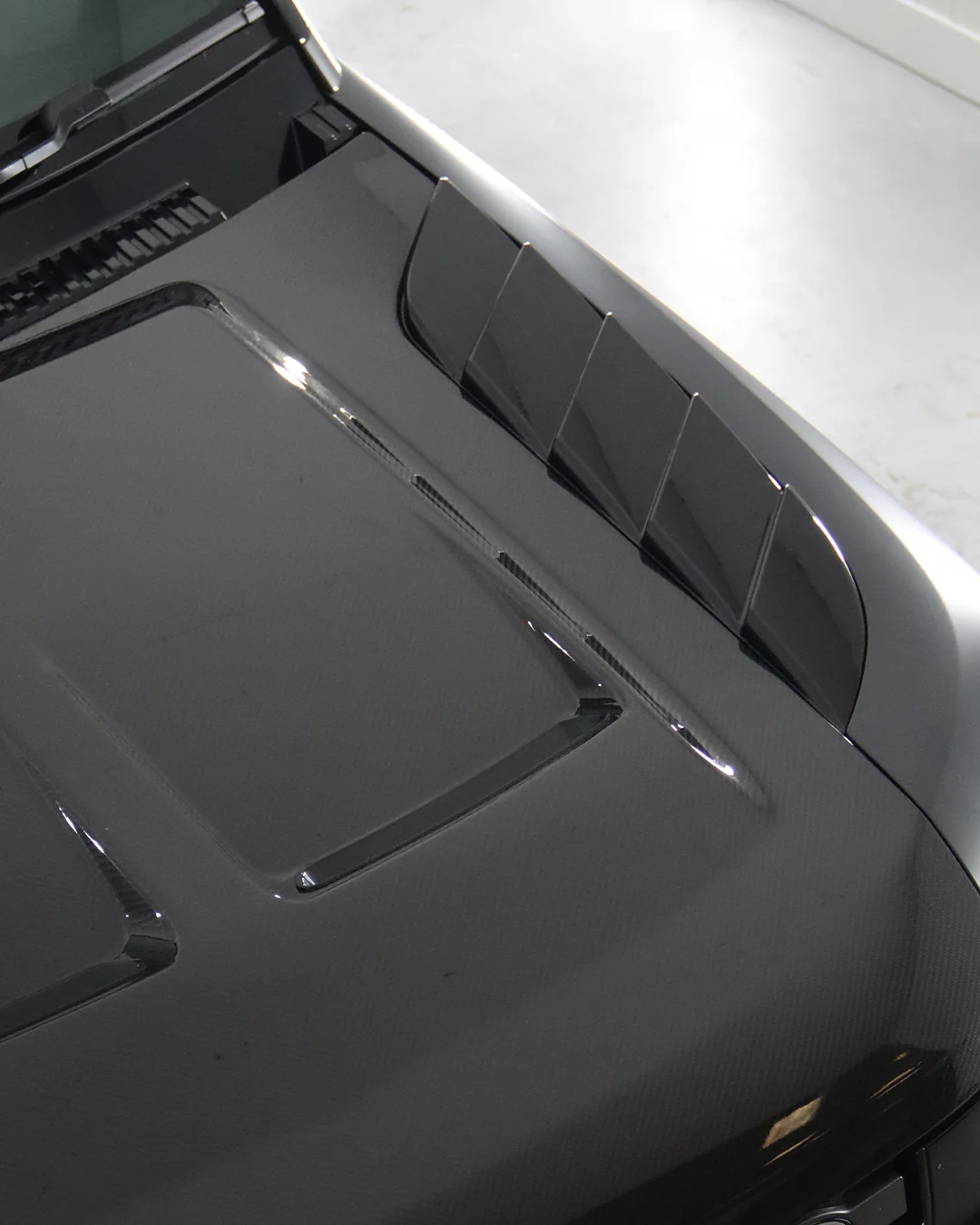 Defender L663 Carbon Fibre Bonnet - Image 5