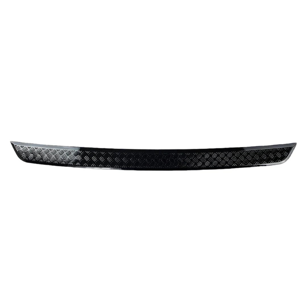 Defender L663 Chequer Plate Tailgate Scratchplate - Image 2
