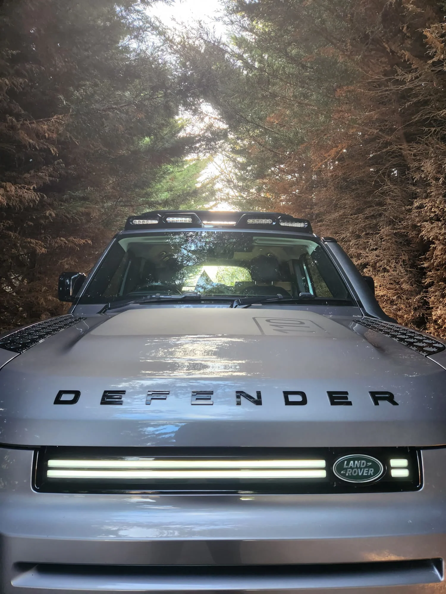Defender L663 Front Grille LED Dynamic Light - Gloss Black Casing - Image 2