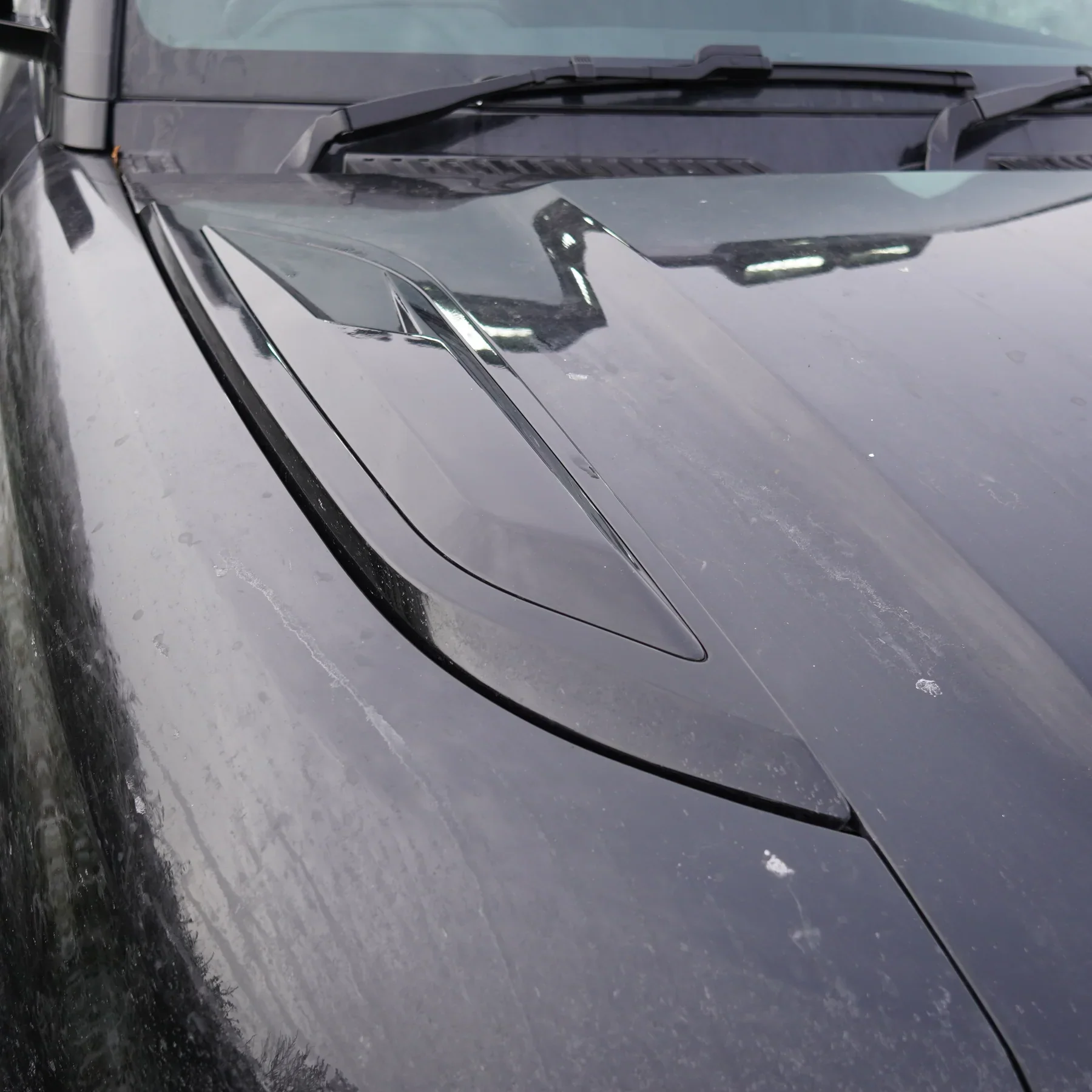 Defender L663 Gloss Black Raised Bonnet Inserts V2 - Image 3